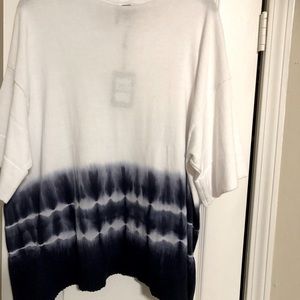 DKNY SHORT SLEEVE SWEATER XL